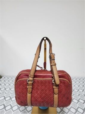 Authentic Bottega Veneta Intrecciato Montaigne Shoulder Bag Red/Beige